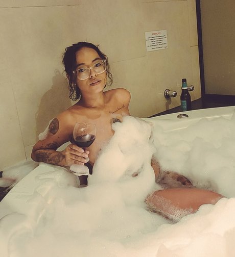 Bruna Santiago porn model pics