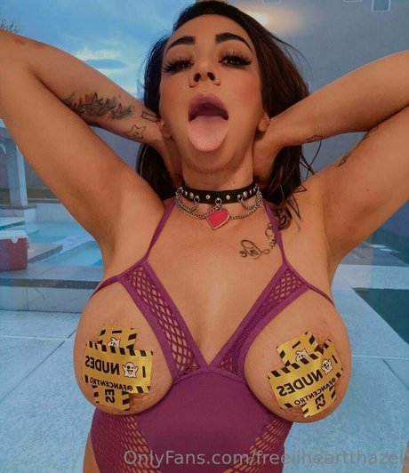 freeiiheartthazel model nudes pic
