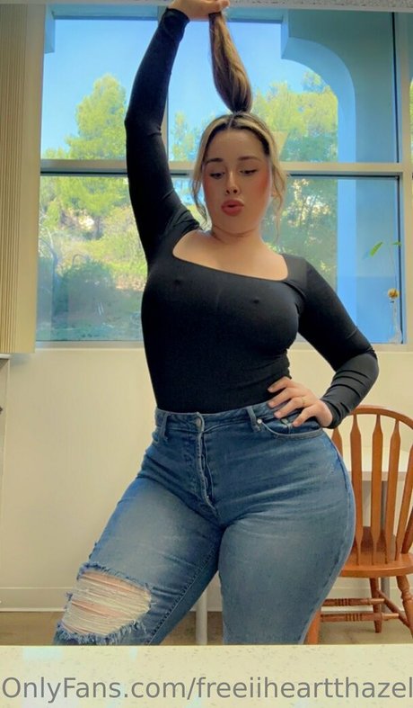 freeiiheartthazel high quality pornstar images