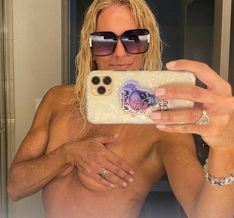 Brooke Baker free pornstar photo