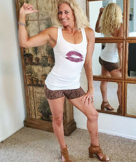 Brooke Baker model top pic