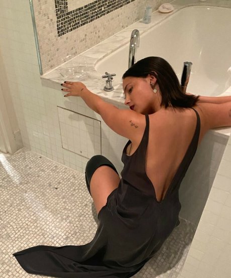 Inde Navarrette star erotic photo