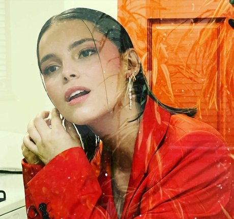 Inde Navarrette model pretty pics