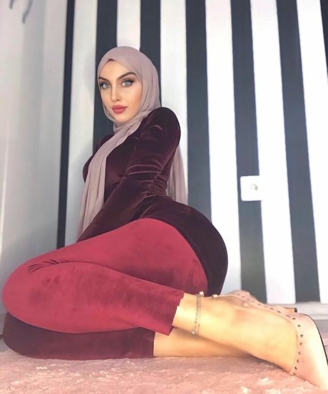 sariikubraa pornstar free img