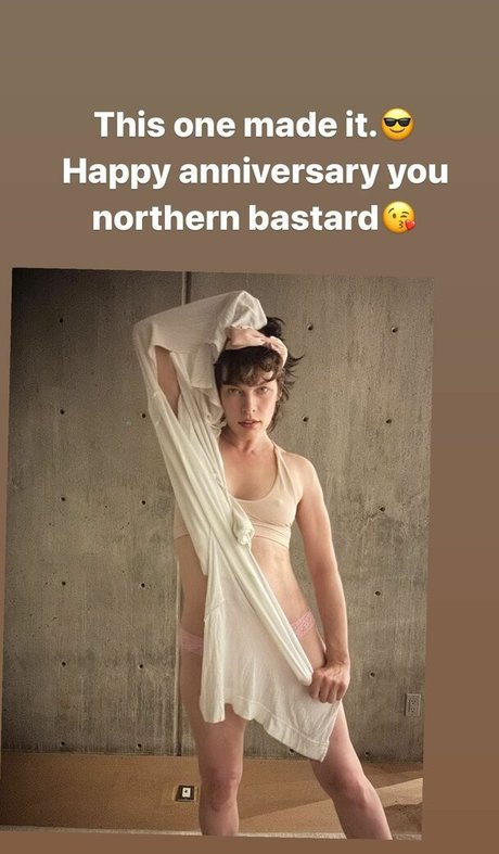 Milla Jovovich erotic pornstar photos