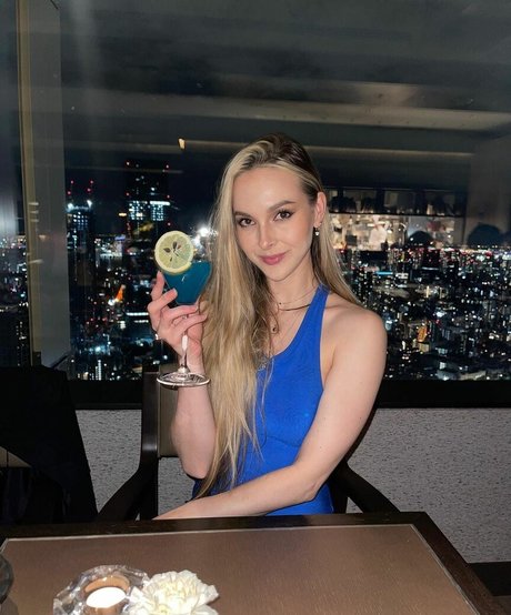 Fasffy nude actress pic