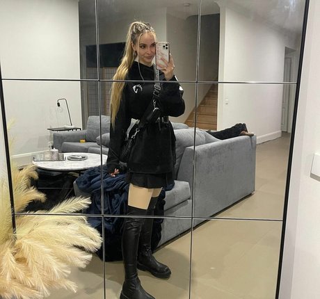 sexy selfie onlyfans sexy nude photo