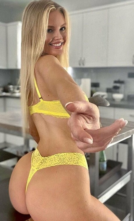 ZiennaEve model pornographic pictures