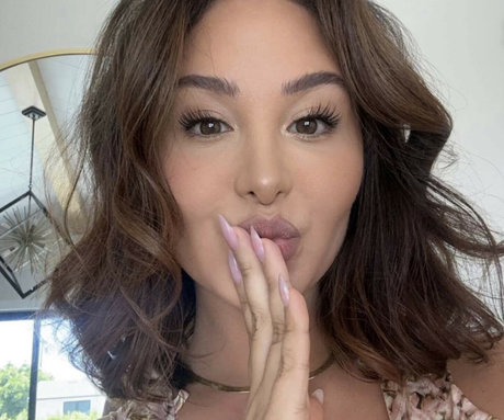 Catherine Mcbroom star hot pic