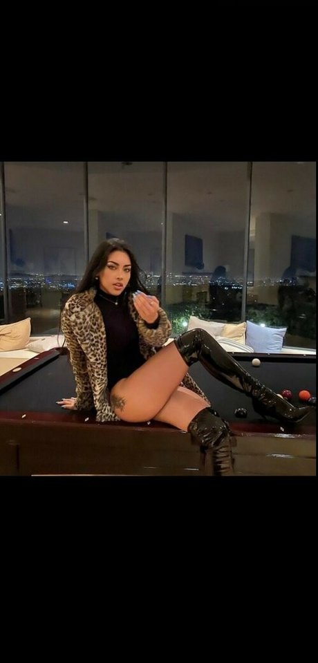 Bratty Luna perfect model image