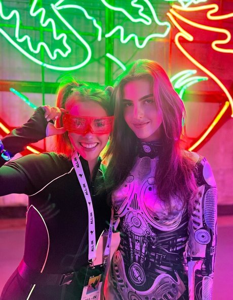 BotezLive star nudes photos