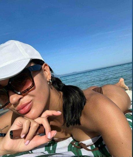 linda pretty model pretty pic