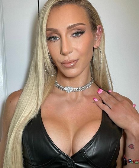 Charlotte Flair model exclusive img