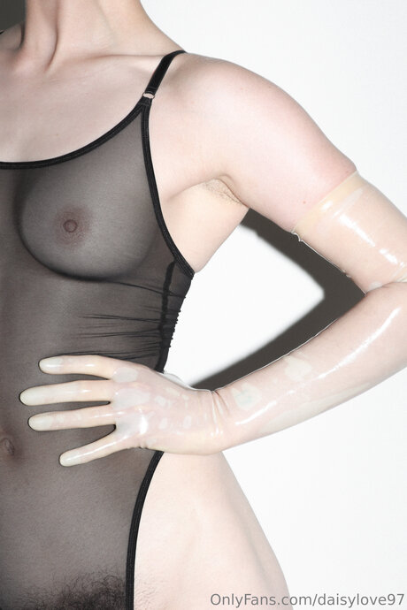 DaisyLove97 star porn photo