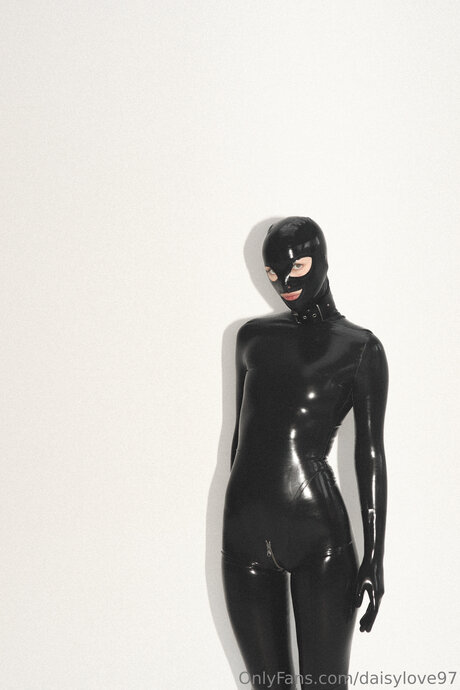 DaisyLove97 model erotic gallery