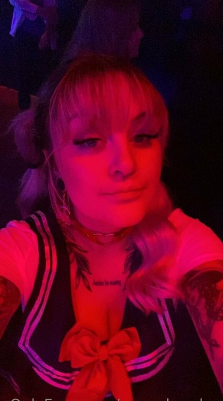 sacredmadsx model nice img