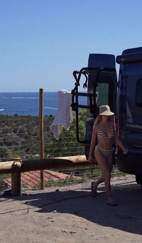 lesbian feet onlyfans hot photos