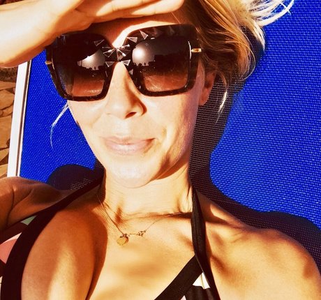 Laura Hamilton naked star img