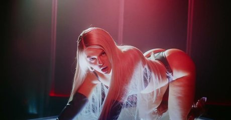 Luisa Sonza erotic star image