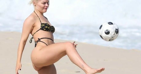 Luisa Sonza star erotic images