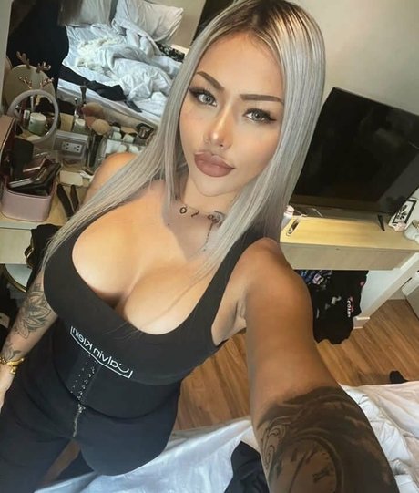 SamitaXXX model sex photo