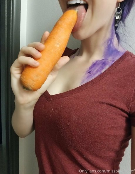 missbluefreeof erotic actress picture