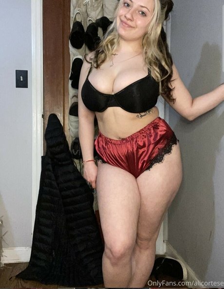 latin onlyfans pretty picture