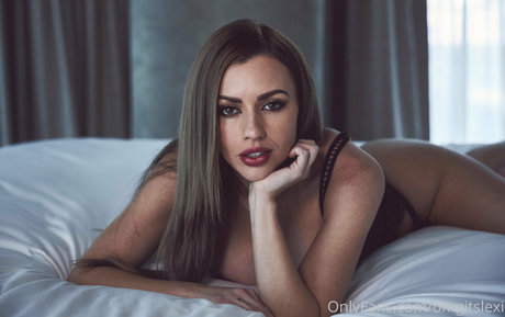 omgitslexi exclusive star img