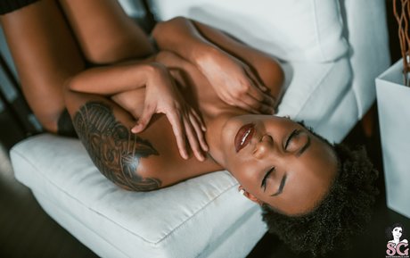 Naomi SG sexy model gallery