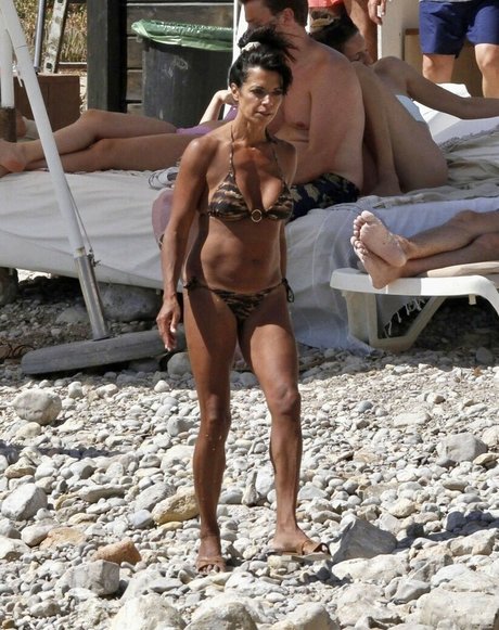 Jenny Powell hot star img