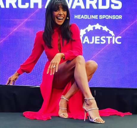 Jenny Powell star img