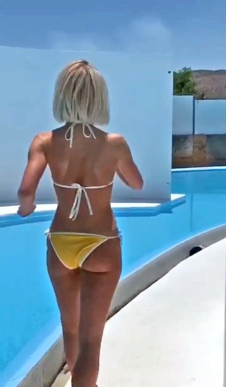 Julianne Hough model erotic photos