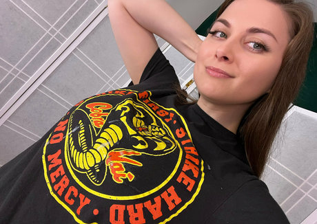 ellieidol star erotic picture