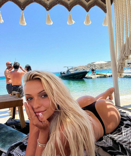 ariastormx art pornstar pics