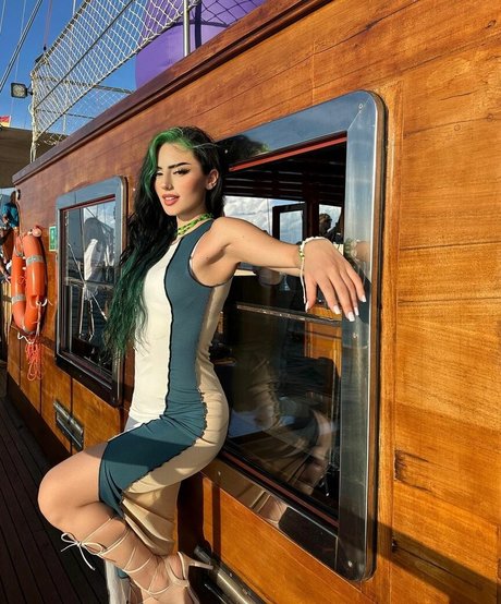 Dilaraa star sexy gallery