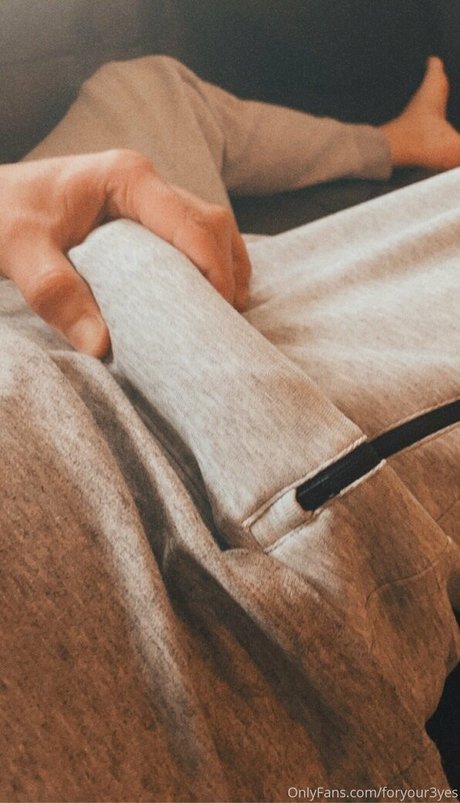 foryour3yes hd pornstar img