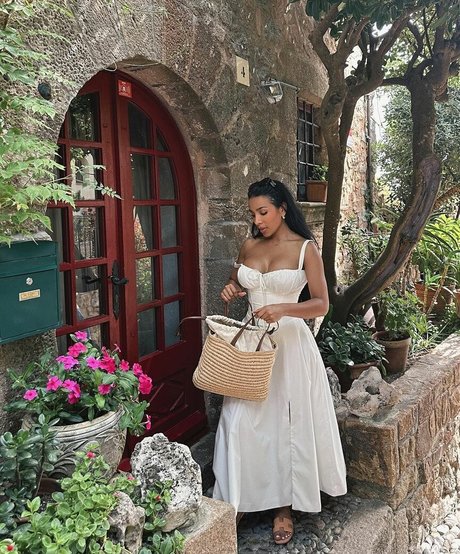 Natseleen model exclusive photo