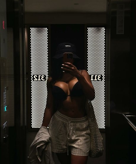 Natseleen hd pornstar galleries