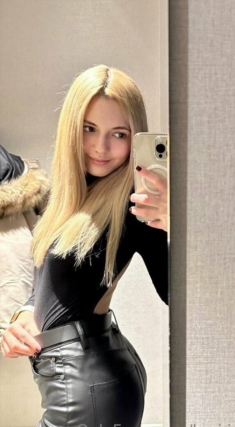 Kari i model top gallery