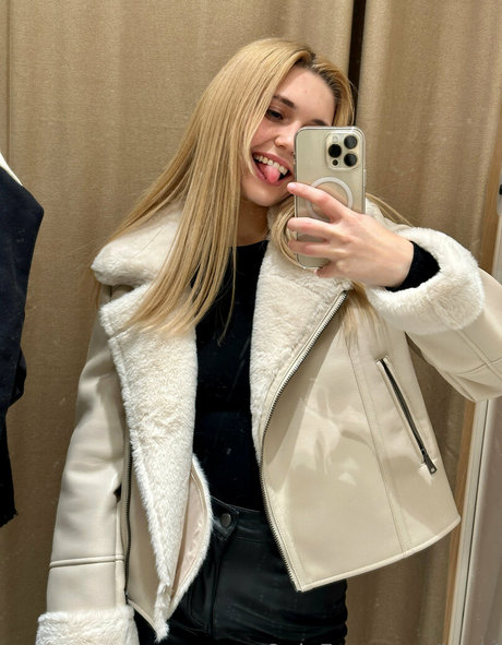 Kari i model pornographic photo