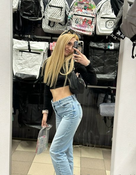 Kari i model exclusive gallery