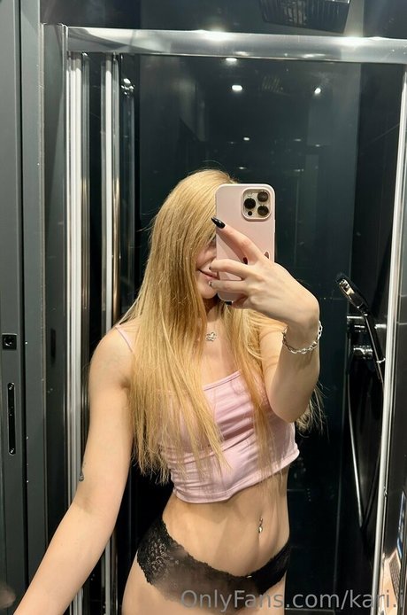 Kari i hot model images