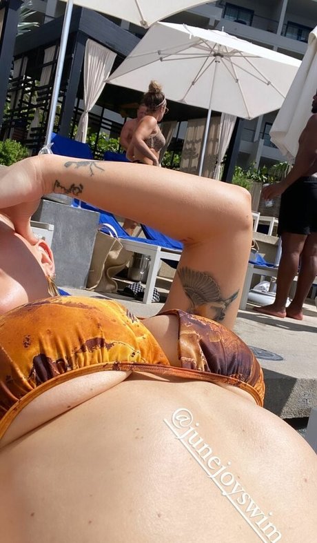 Jojo Levesque top model photo