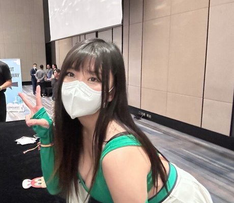 AriaSaki pornstar adult pic