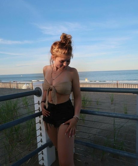 Elsuzannee star porn photo