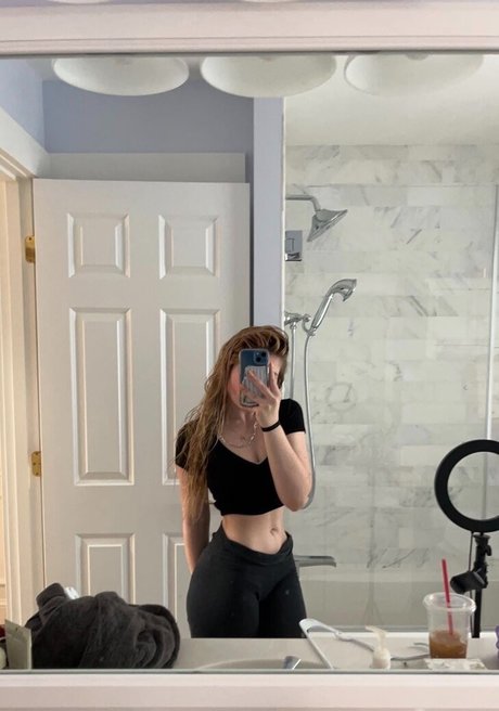 Elsuzannee pornstar hd pictures