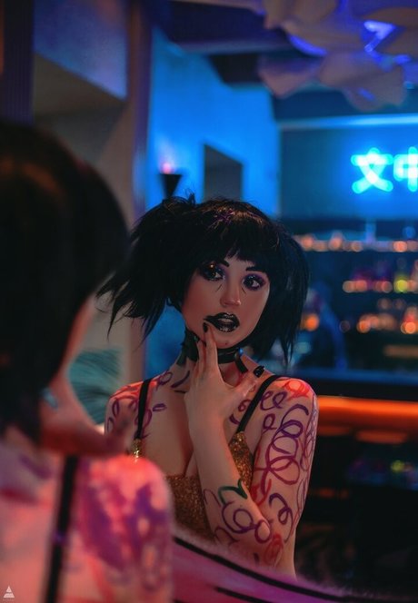 Lunaritie erotic pornstar img