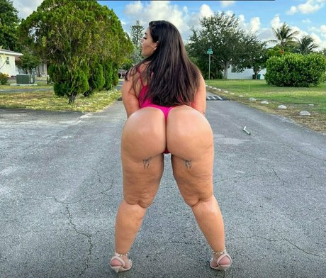 iamvictorya nude model galleries