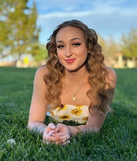 Haven Rose pretty model img