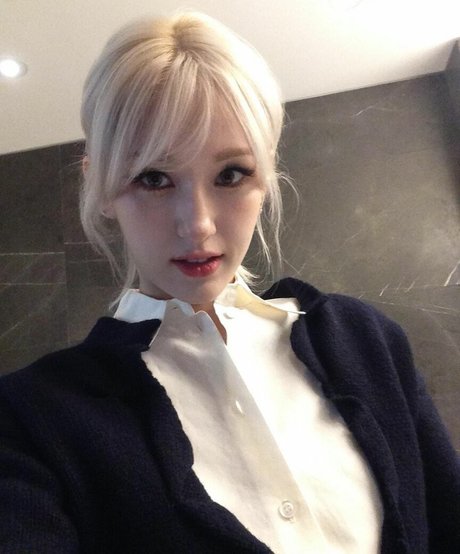 Jeon Somi Profile pic